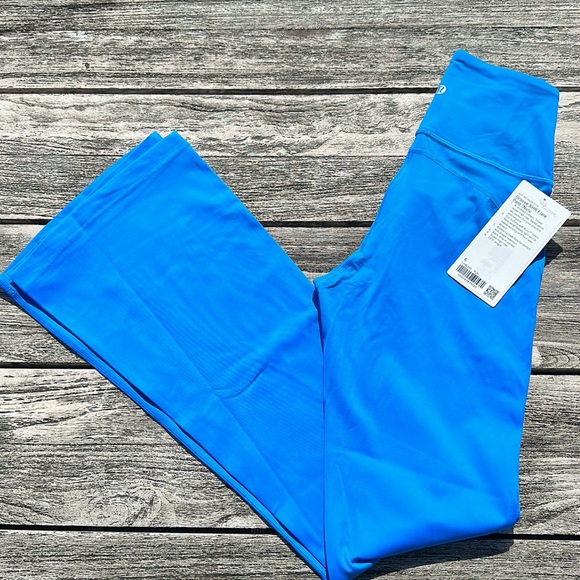 Lululemon Groove Super-High-Rise Flared Pant *Nulu
Poolside size 6 NWT BLUE - Picture 2 of 5
